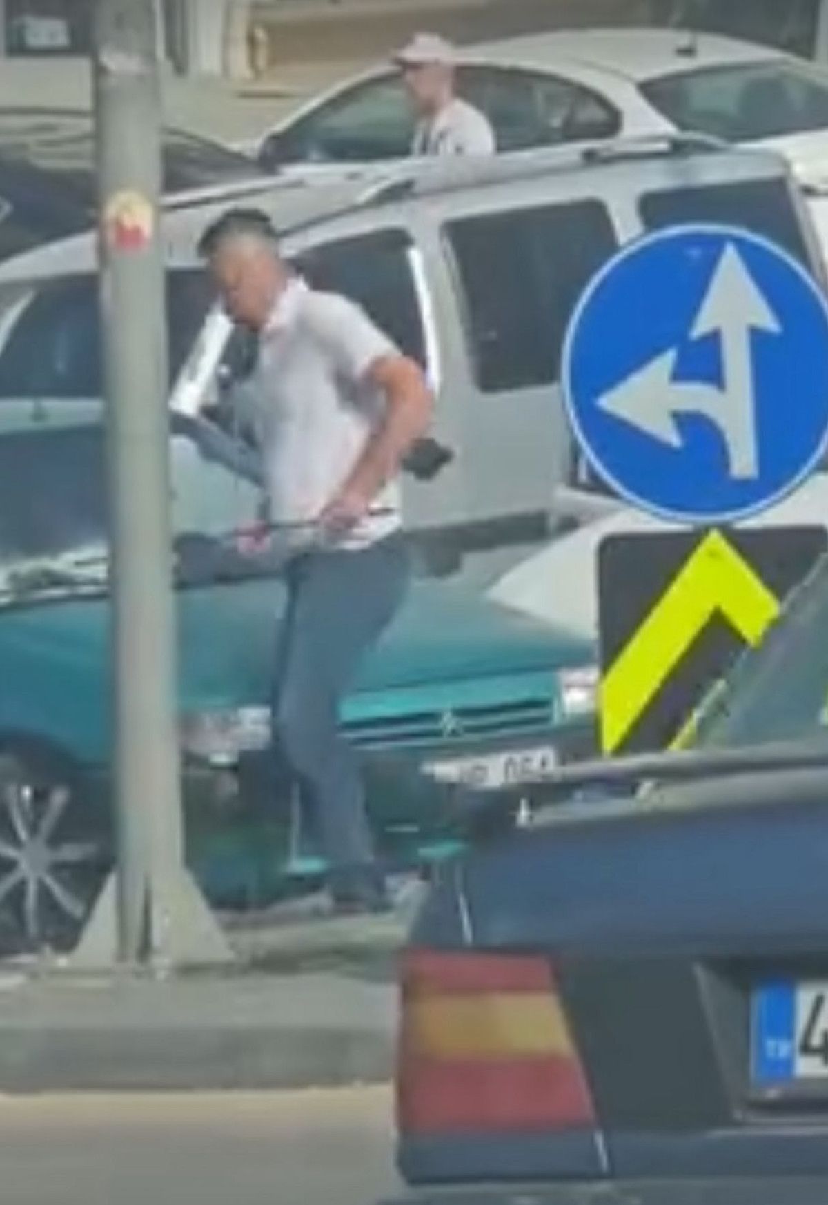 ankarada surucunun onunu kesip bicak ve kilicla saldirdilar 1 RUn7NFHT