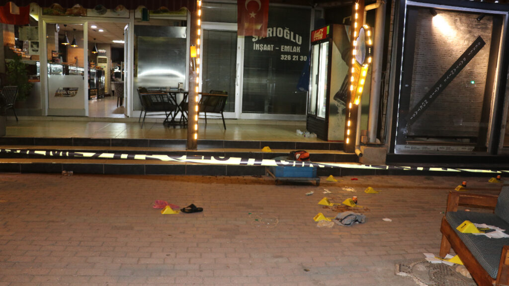 antalya pastacilar odasi baskani 2 kisiyi vurarak oldurdu pxqgsJ7q