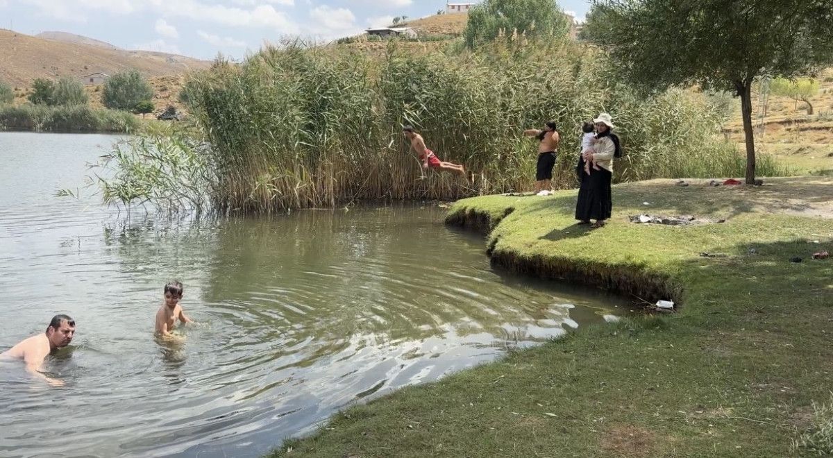 antalya sicagindan bunalanlar solugu dipsiz golde aliyor 4 yb74GM5d