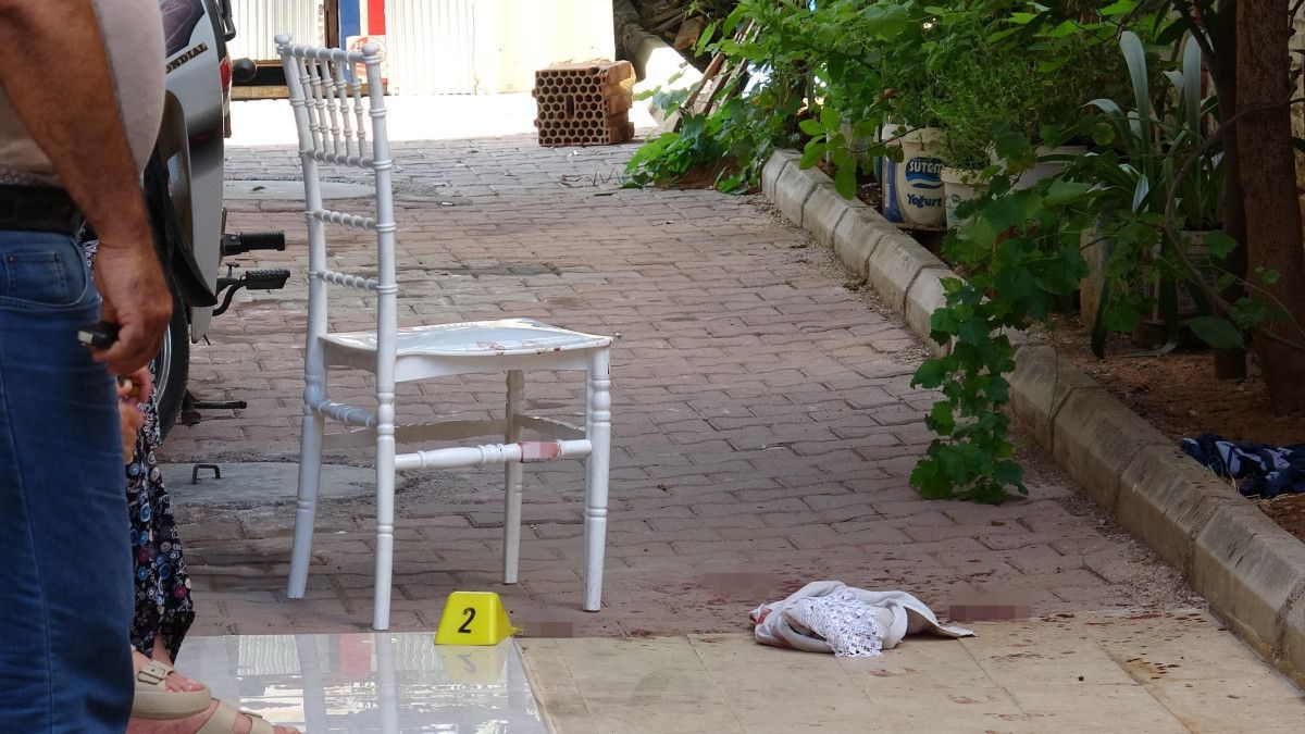 antalyada eski es dehseti bicakli saldiri sonucu 2 yarali 1 wccks6lh