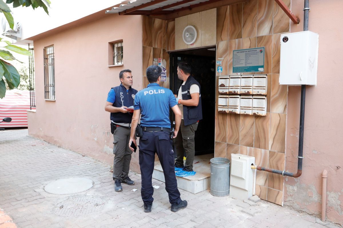 antalyada eski es dehseti bicakli saldiri sonucu 2 yarali 2 7eqPXeCn