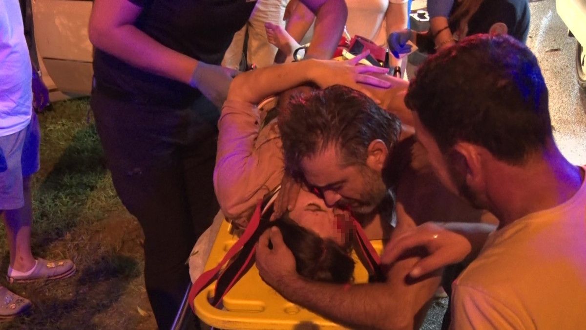 antalyada kaza yapip arac icinde sikisan kardeslerin babasi konustu 0 KSlD6kGj