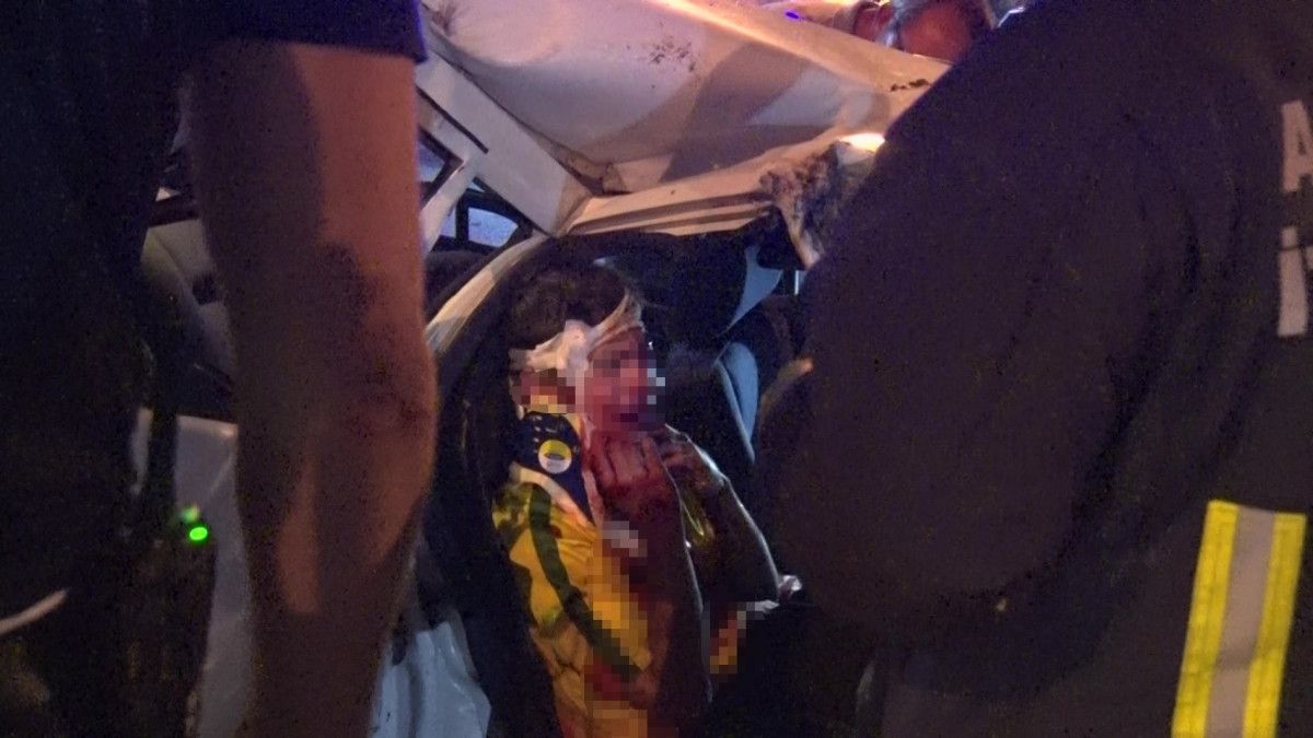 antalyada kaza yapip arac icinde sikisan kardeslerin babasi konustu 2 uPCMKN81