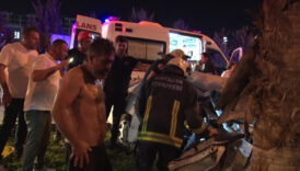 antalyada kaza yapip arac icinde sikisan kardeslerin babasi konustu W7xawXax