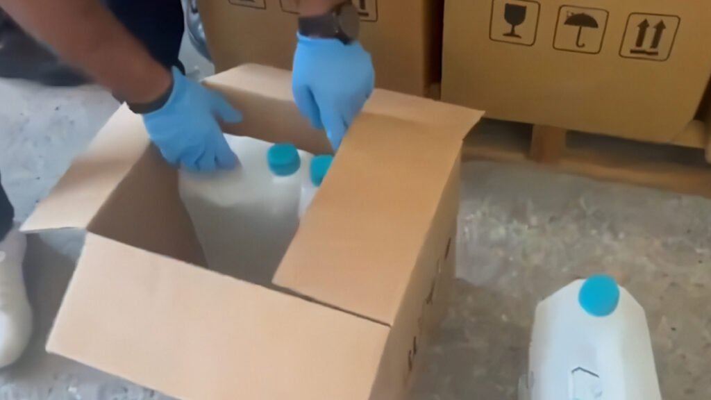 antalyada sahte alkol operasyonu 7 supheli yakalandi RyKky1cV