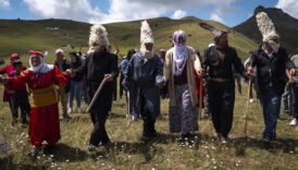 artvinde 150 yillik gelenek berobana pGTLFUsX