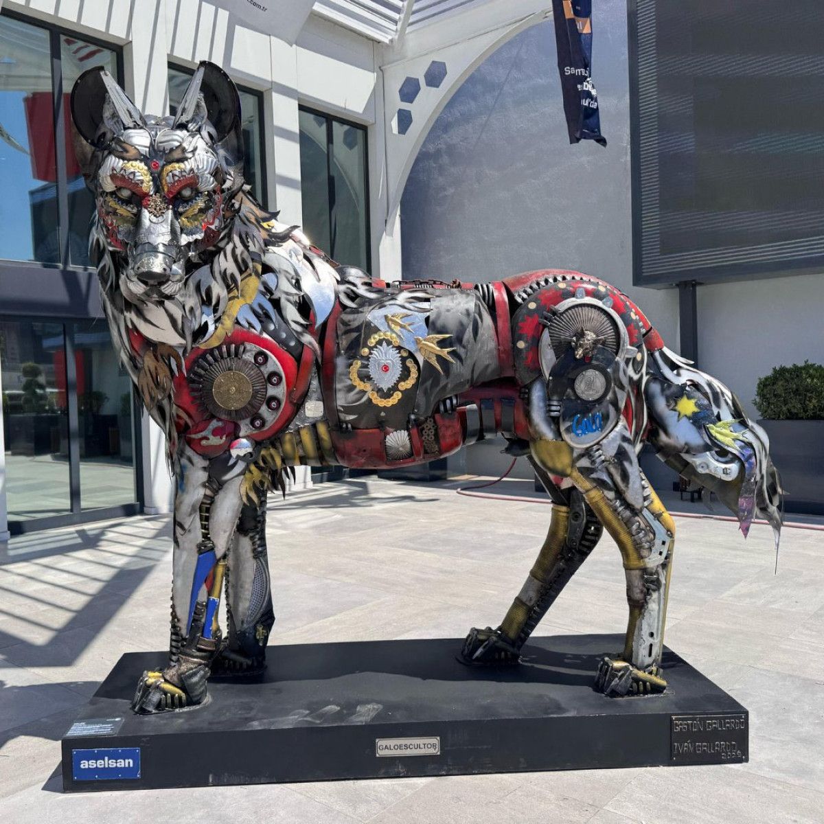 aselsandan bozkurt heykeli 0 isGMjZGQ