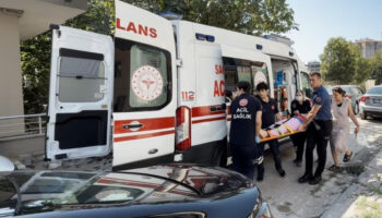 avcilarda cam silen kadin birinci kattan dustu O4GzHVZM