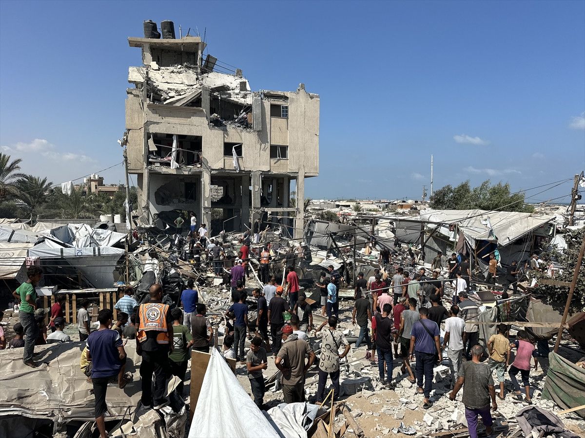 avrupada israil krizi pes pese istifalar yasandi 2