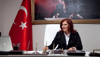 aydin buyuksehir belediye baskani ozlem cercioglu ve 3 ilce belediye baskani ak parti yolunda CM2DT4dN