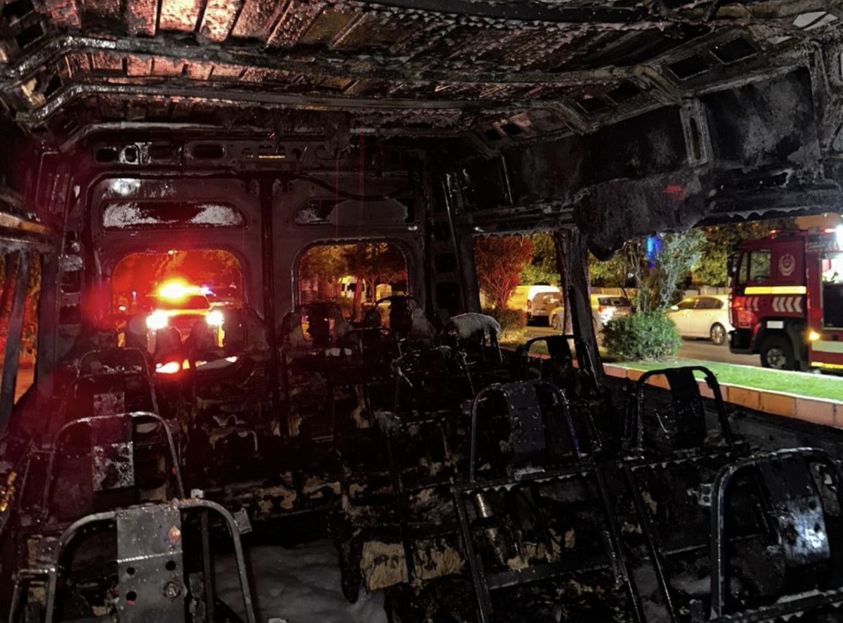 aydinda alevlere teslim olan okul tasiti demir yiginina dondu 0