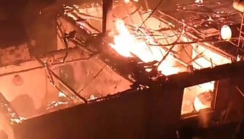 aydinda evde cikan yangin bitisigindeki eve de sicradi OgcrsqGC