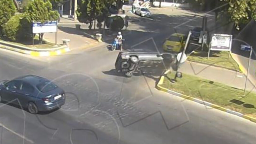 aydinda otomobilin devrilme ani kameraya yansidi KzX6xKfp
