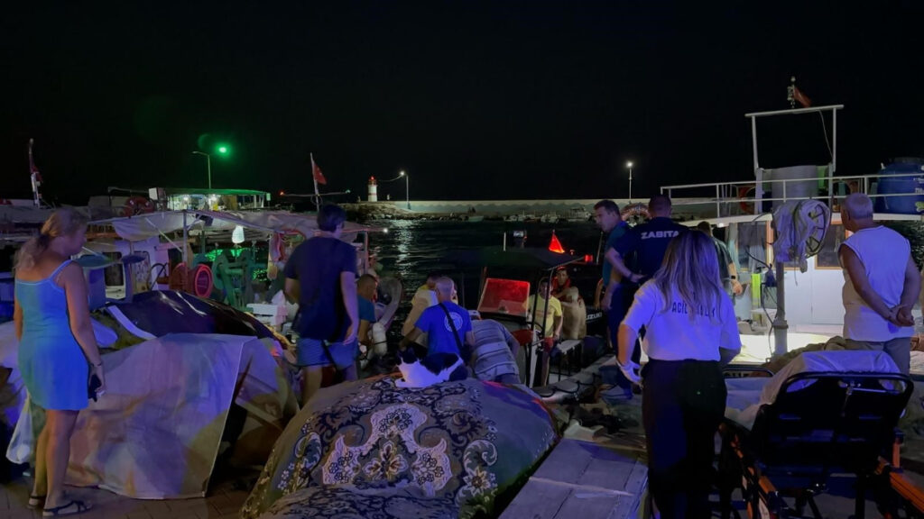 balikesirde 75 yasindaki adam girdigi denizde kayboldu 3 kilometre acikta bulundu MZhTbOf7