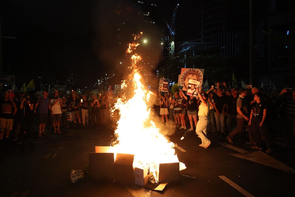 baskent tel avivde binlerce israilli gazzede ateskes talebiyle protesto duzenledi 4 trz477vv