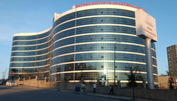 batmanda serinlemek isteyen kucuk kizin aci olumu 5ynumYMC