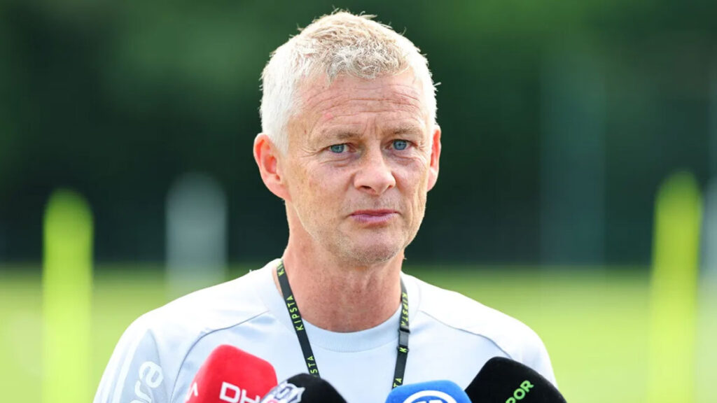 besiktas teknik direktoru ole gunnar solskjaerden sosyal medya elestirisi bCn1gXLI