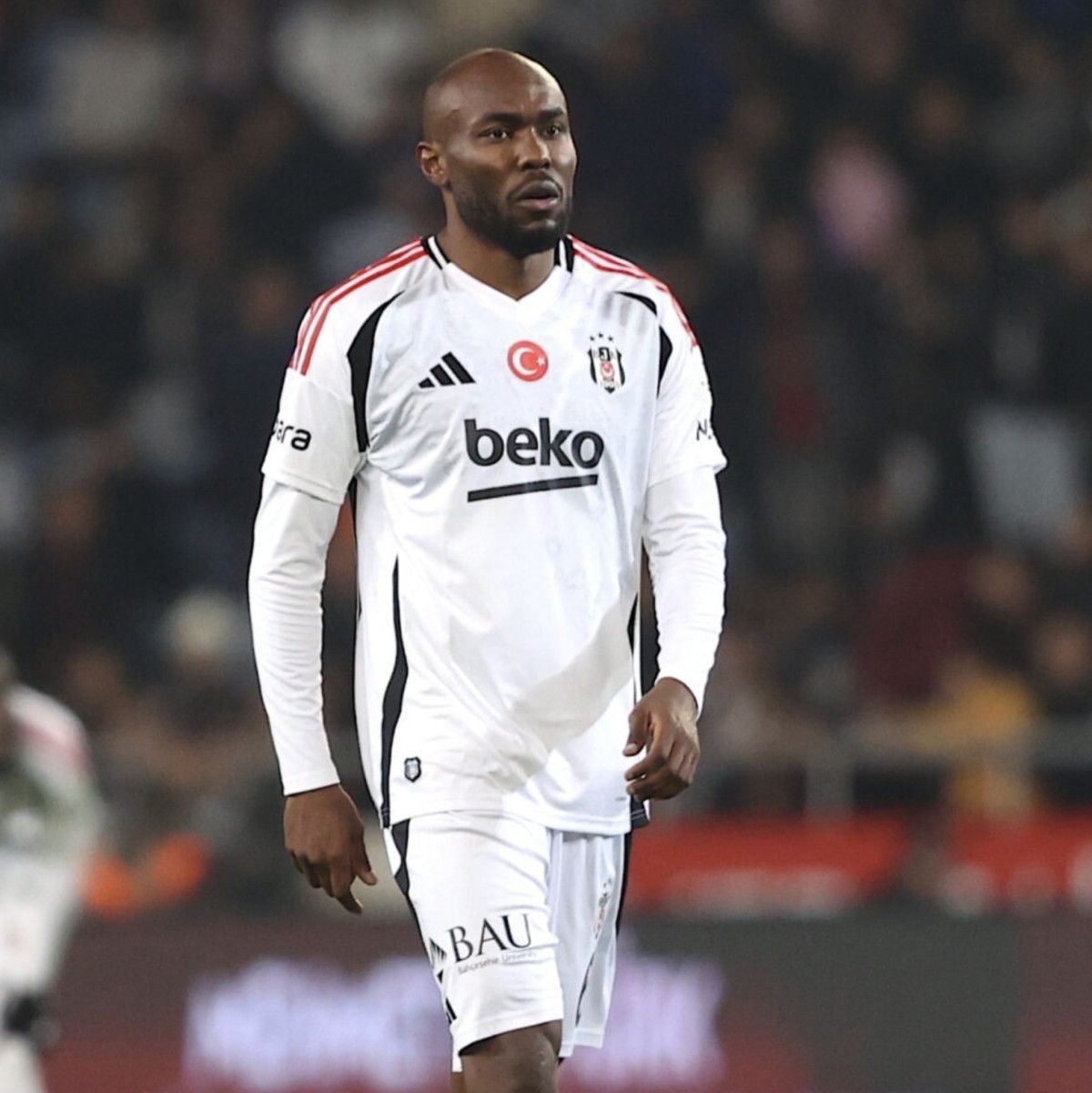 besiktasta al musratiye teklifler var 1