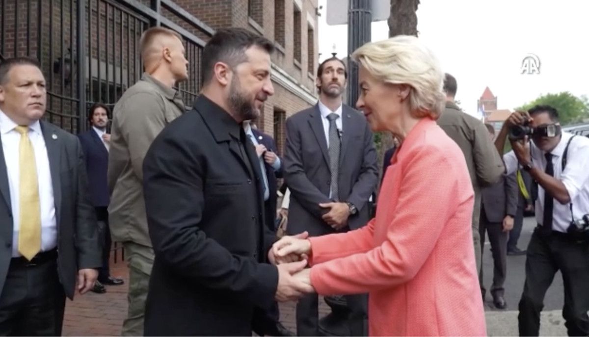 beyaz sarayda ukrayna zirvesi zelensky takim elbise giydi 2 TuN32nR4