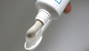 bilim insanlari duyurdu sactan dis macunu uretilecek hVh2Bbnr