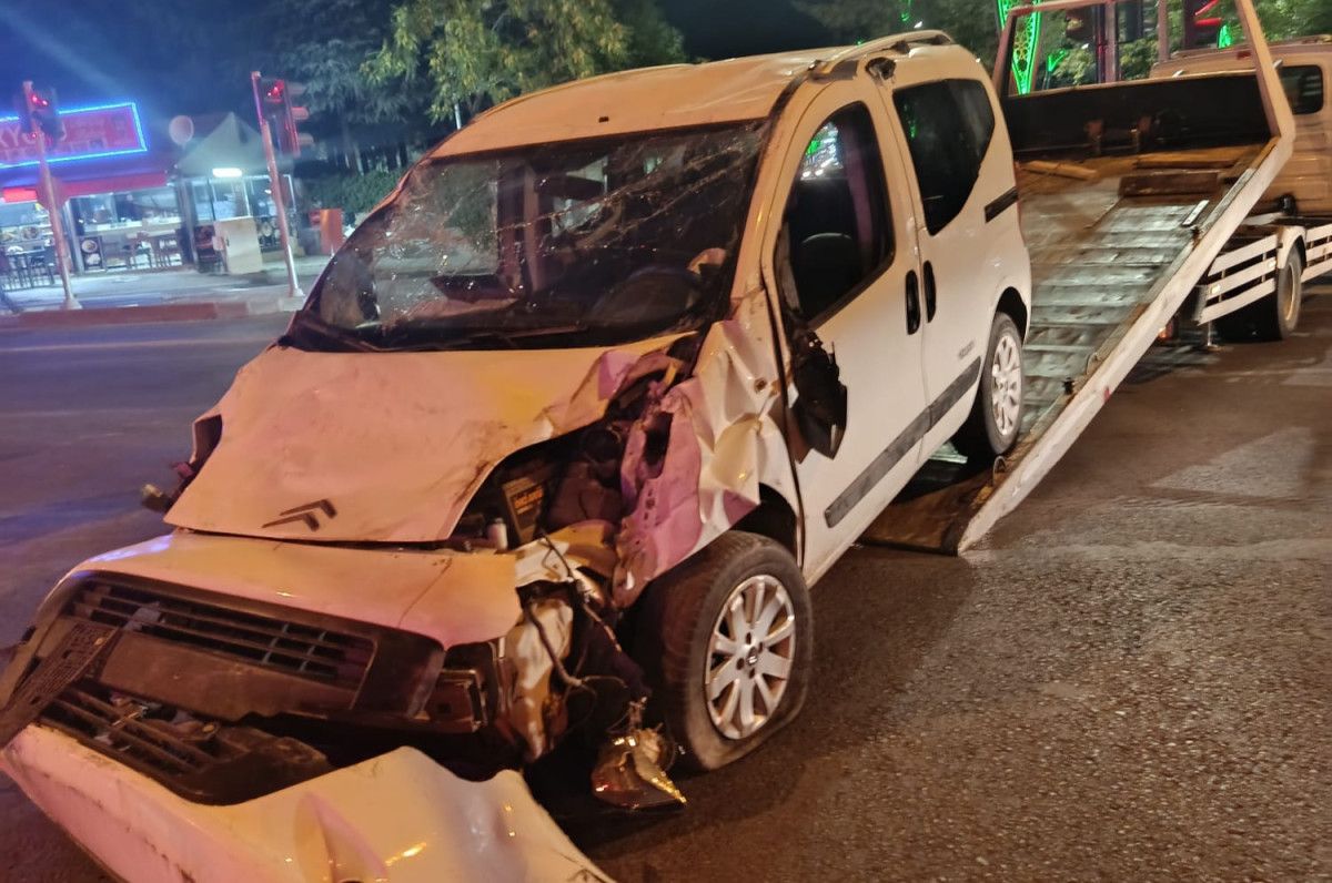 bingolde 3 kisinin yaralandigi kaza kameraya yansidi 3 aziRfP6M