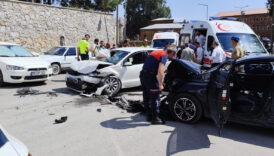 bitliste iki otomobil carpisti 5i cocuk 10 yarali V33EZSCj