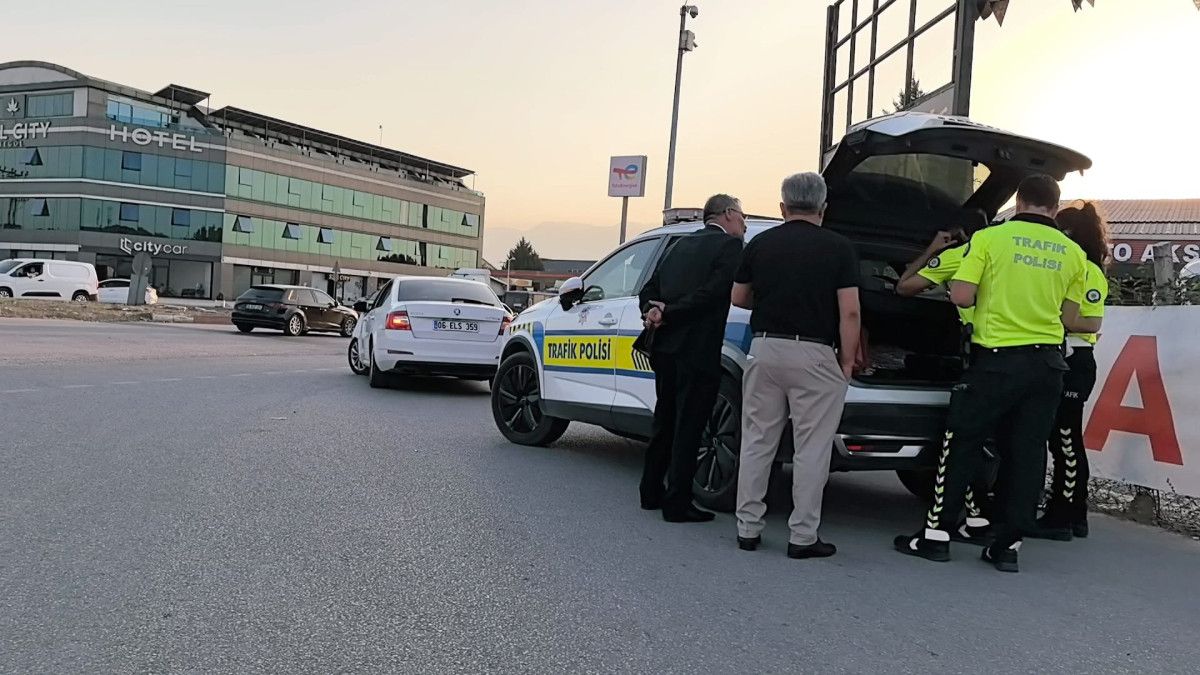 Bursa'da düğün konvoyunda çakarlı araçtan havaya ateş açtılar: 276 bin TL ceza 1 bursada dugun konvoyunda cakarli aractan havaya ates actilar 276 bin tl ceza 0