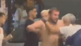 bursada esnaf sandalyelerle birbirini dovdu 9IyOB9FM