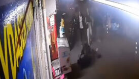 bursada iki adam kavgaya tutustu kadin da tekme ile dahil oldu cFW6Hh1M