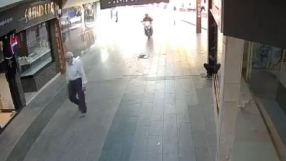 bursada takla atan motosiklet yayaya carpti 0 CVfdBSl9