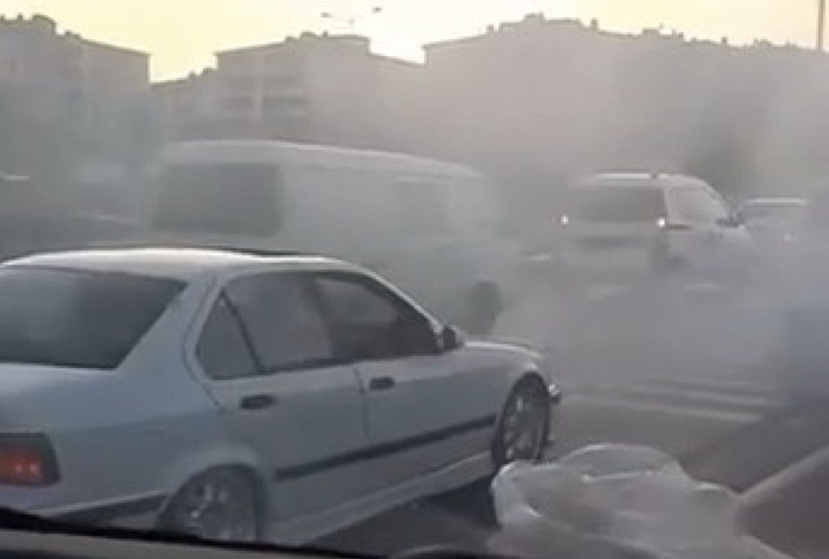 bursada tepki ceken dugun konvoyu lastik yapip yolu kapattilar 1 YDYHVA9z