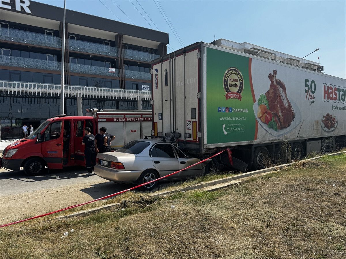 bursada tira arkadan carpan otomobilin surucusu yasamini yitirdi 2 7db8c1K5