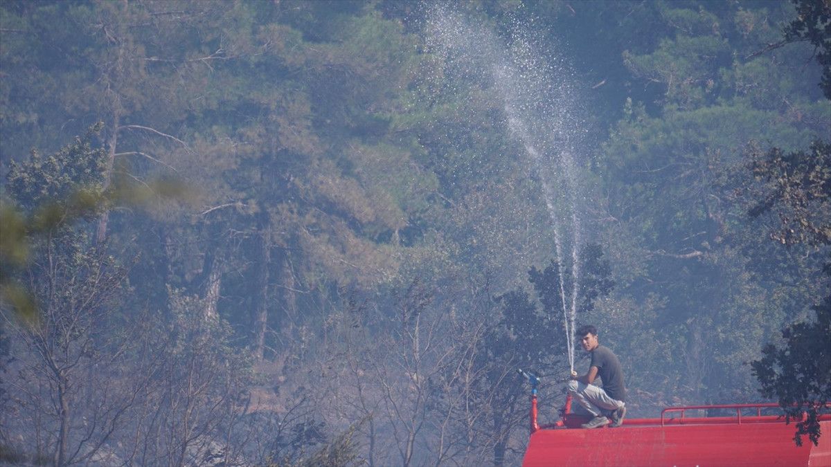 canakkalede korkutan yangin kontrol altina alindi 3 q5YhPzKg