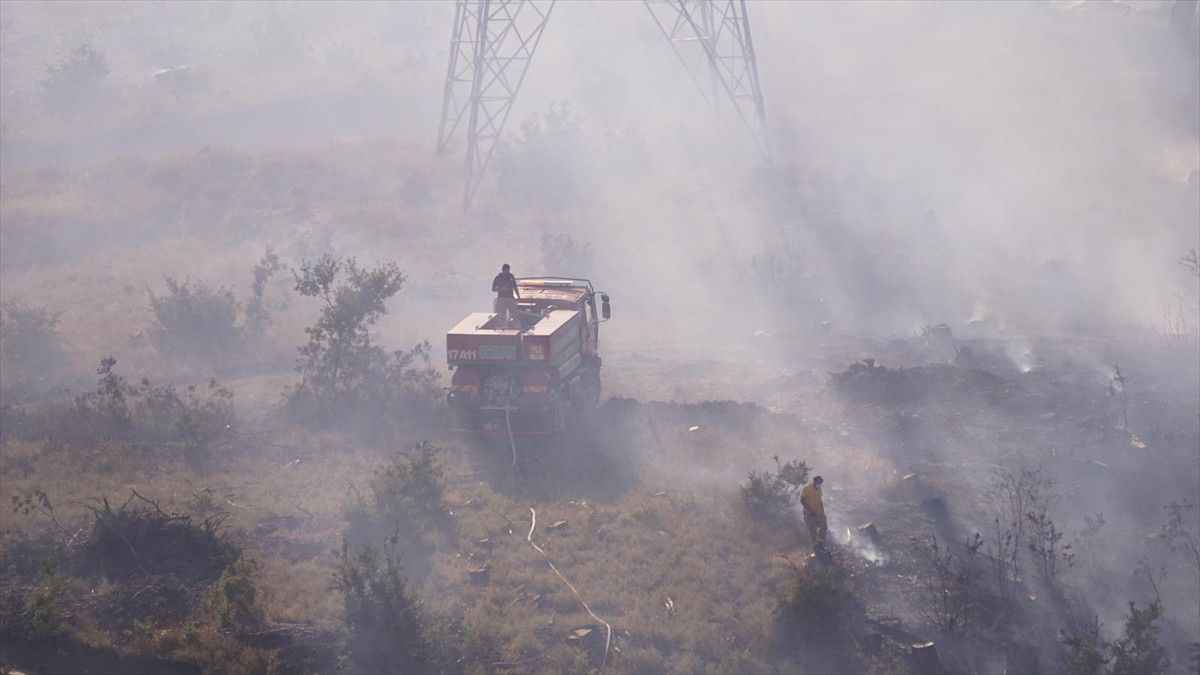 canakkalede korkutan yangin kontrol altina alindi 4 QbOKQJNi