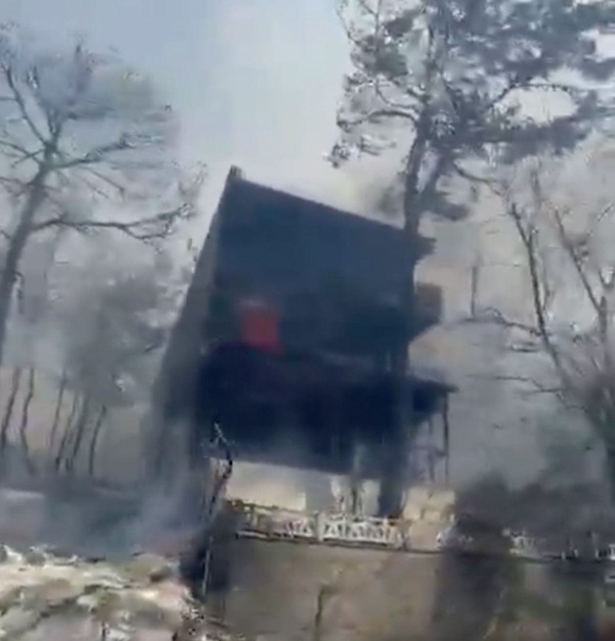 canakkalede orman yangini panigi alevler evlere ulasti 3 qSJJfRUZ