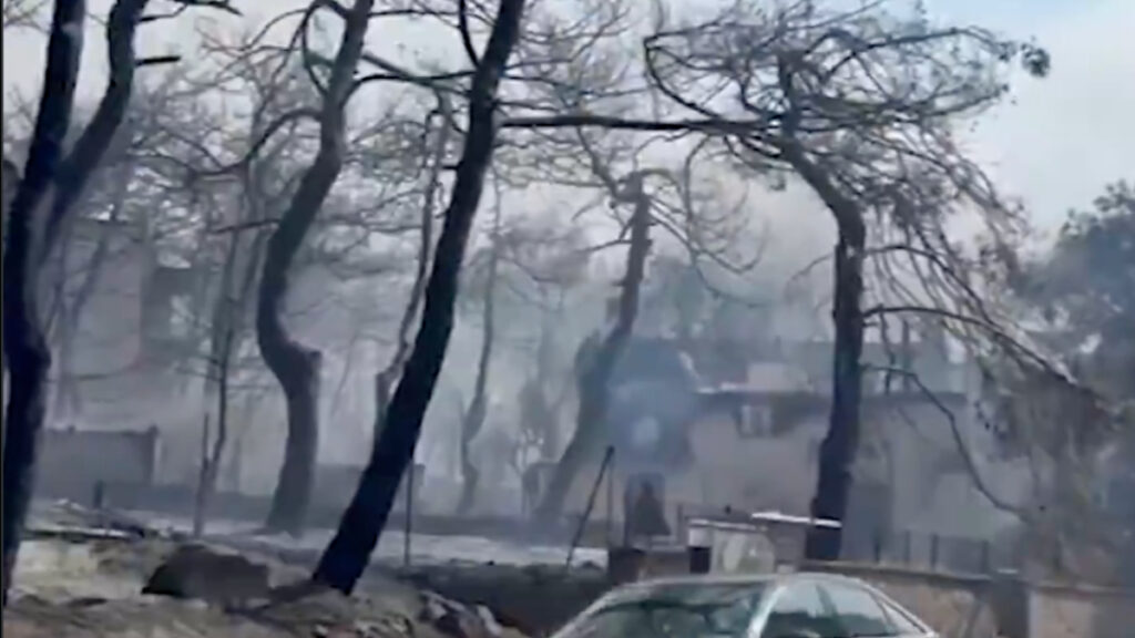 canakkalede orman yangini panigi alevler evlere ulasti nbcdEMVQ