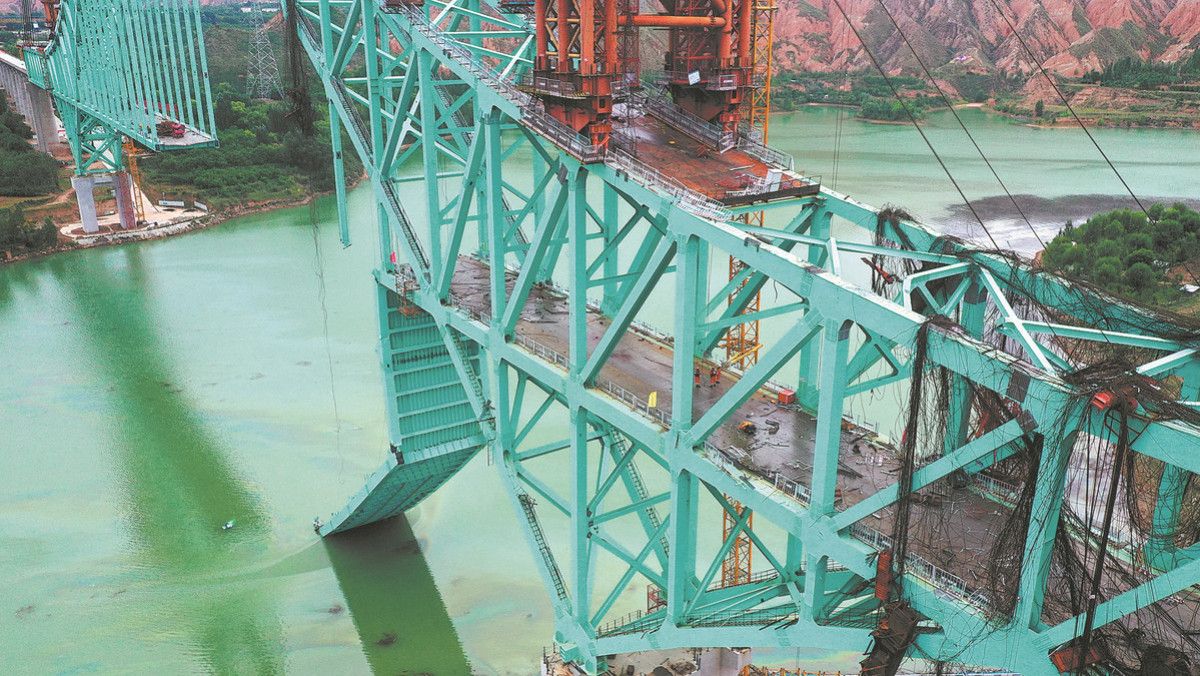 cinde koprunun cokmesi sonucu 12 kisi oldu 4 kisi hala kayip 0 OgIpVS4i