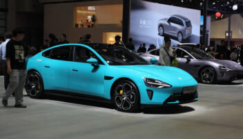 cinde rekor kirmisti xiaominin elektrikli otomobilleri avrupaya geliyor RvWkAaM9