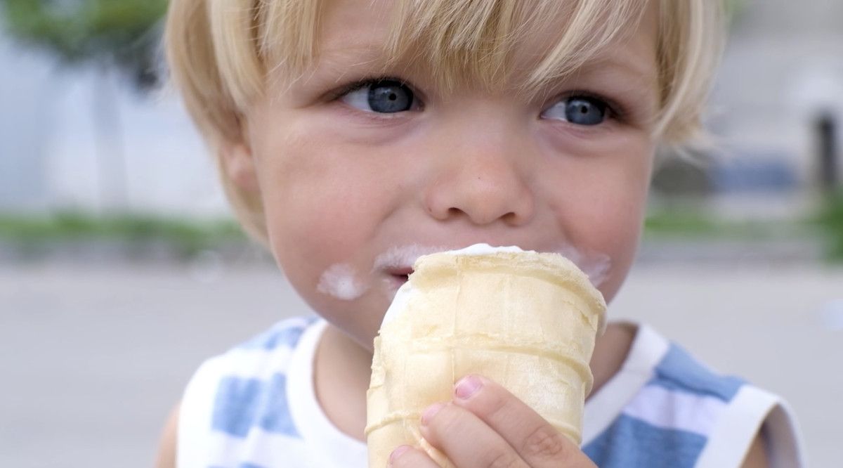 cocuklarda agiz bakimi yaz aylarinda tatli tuketimi artisi dislere tehdit 0