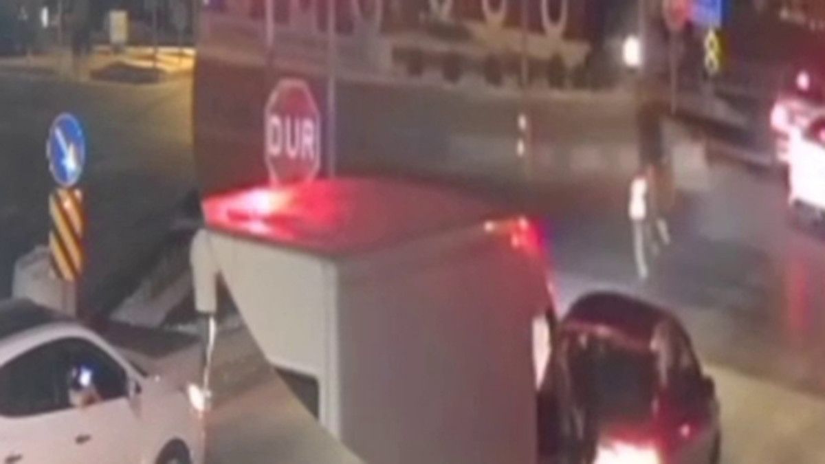 corumda kirmizi isikta gecen motosiklete cip capti 0 b6sYvXmf