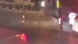 corumda kirmizi isikta gecen motosiklete cip capti GLaqOOz5