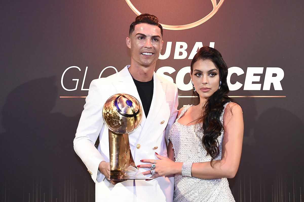 cristiano ronaldo ile georgina rodriguez nisanlandi 2 VeJK1hsK
