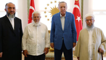 cumhurbaskani erdogan ismailaga cemaatini kabul etti Y5Z34lqf