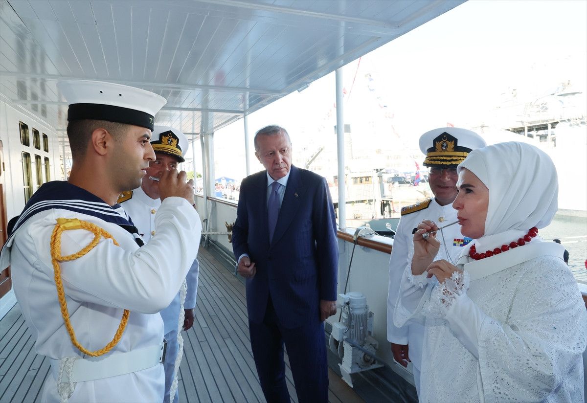 cumhurbaskani erdogan savarona yatini ziyaret etti 0 Kyp9DdsB