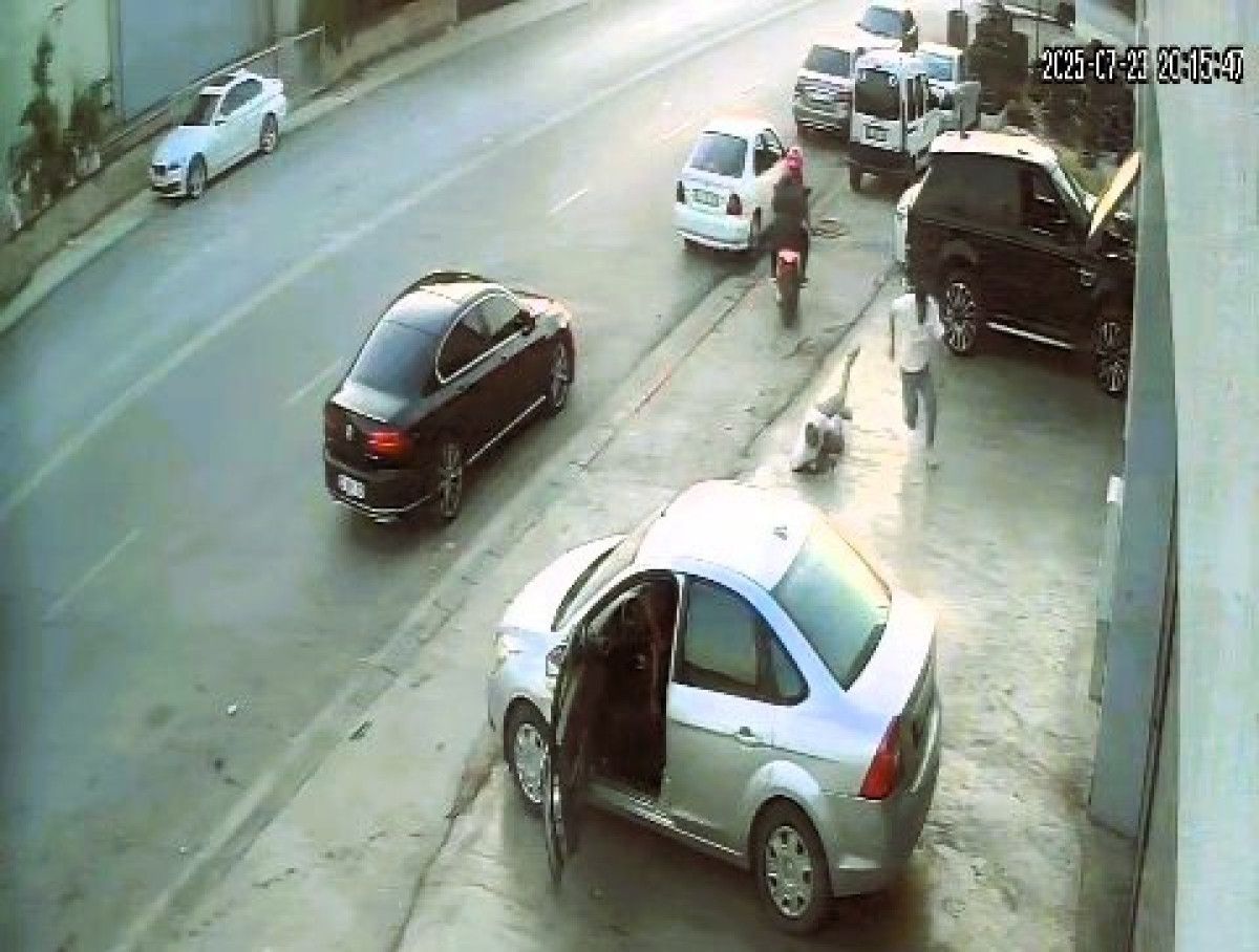 denizlide motosiklette takip ettikleri sahsa kursun yagdirdilar 0 DP7mH45t