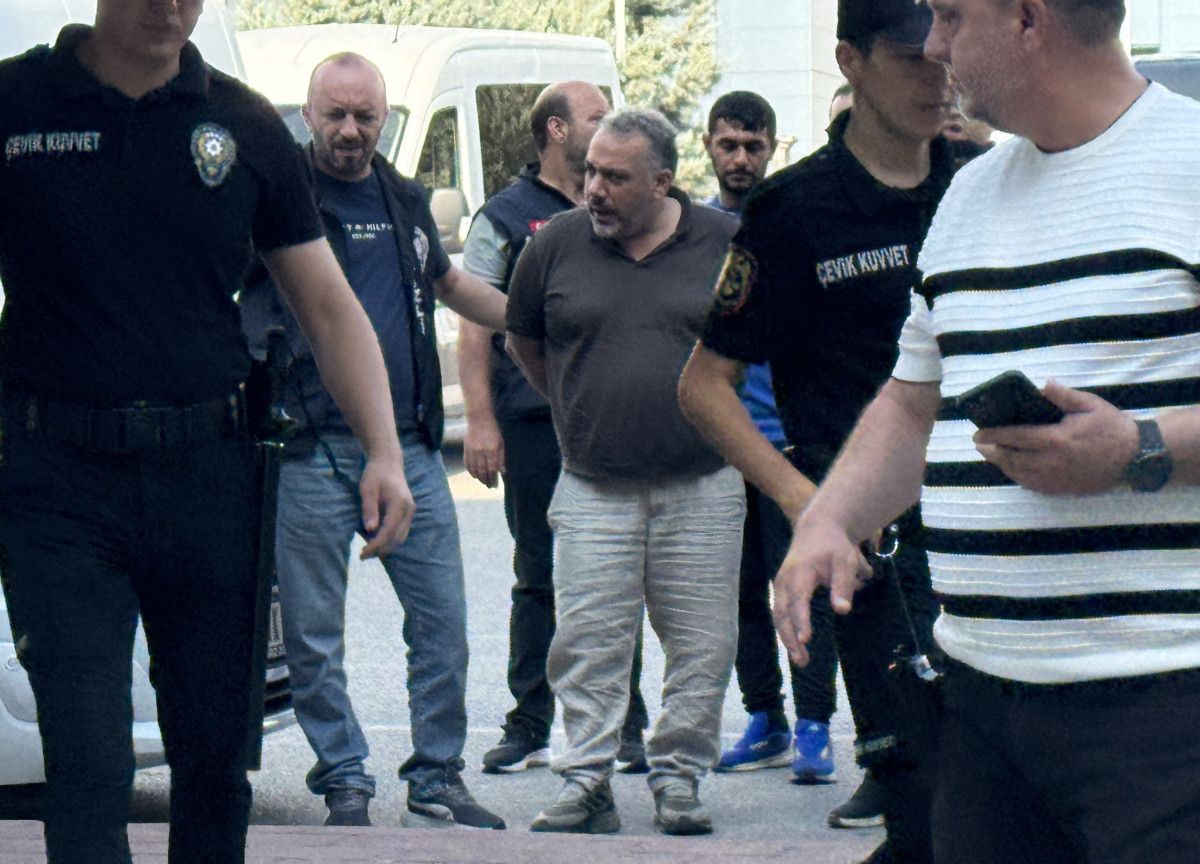 denizlide motosiklette takip ettikleri sahsa kursun yagdirdilar 3