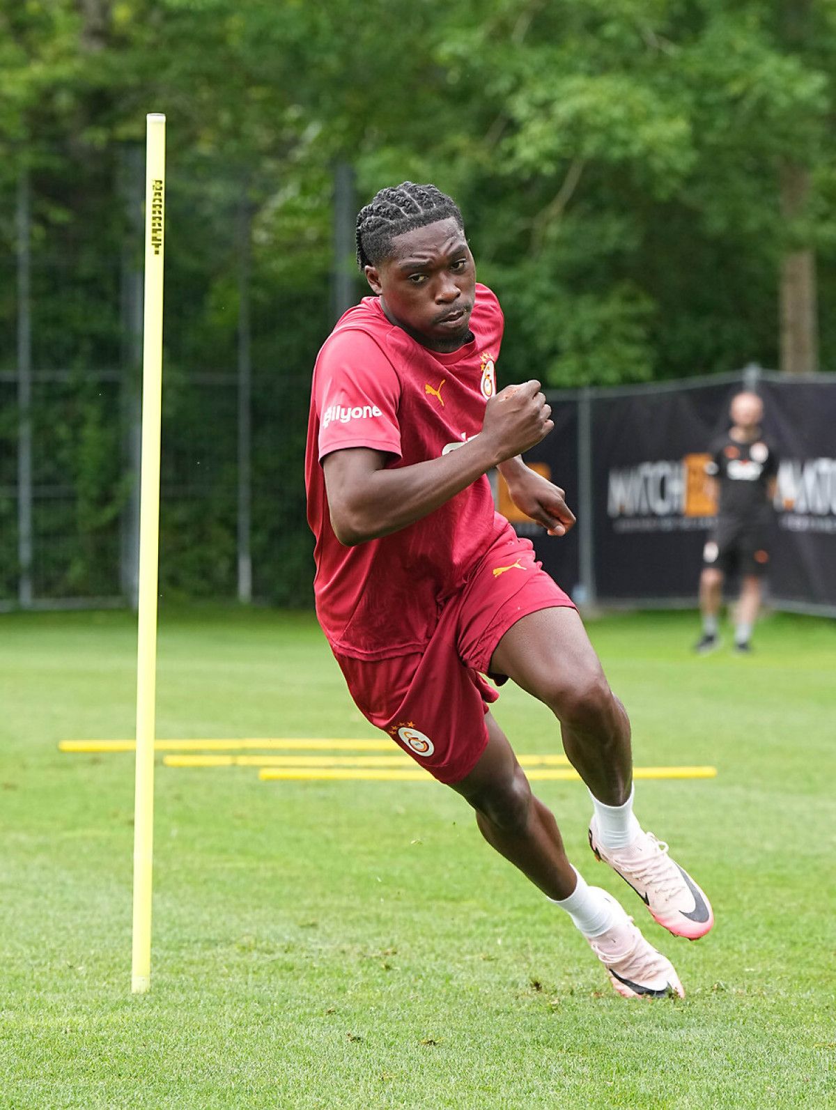 derrick kohn werder bremen yolunda 1 Z5pLJ8up