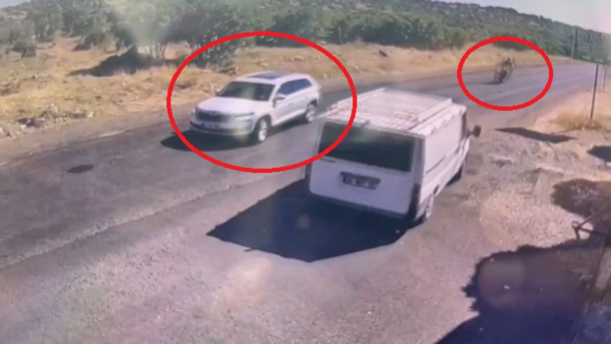 diyarbakirda ciple carpisan motosiklettekiler yola savruldu 0 YKzhDbWM