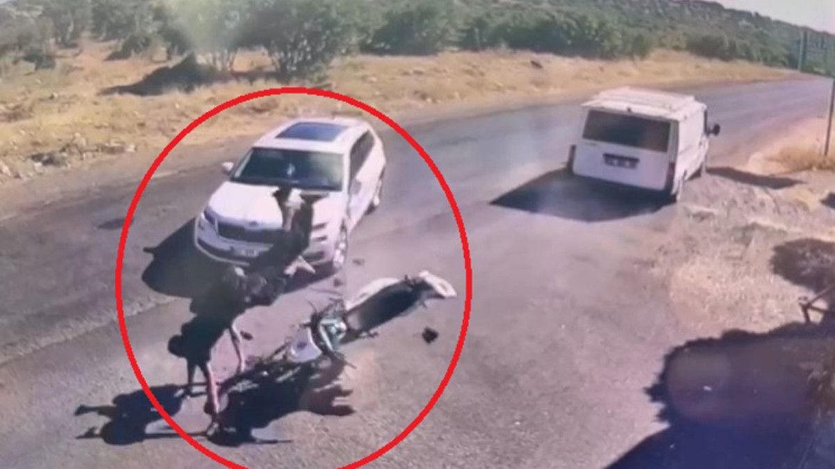 diyarbakirda ciple carpisan motosiklettekiler yola savruldu 3 ylAAa62V