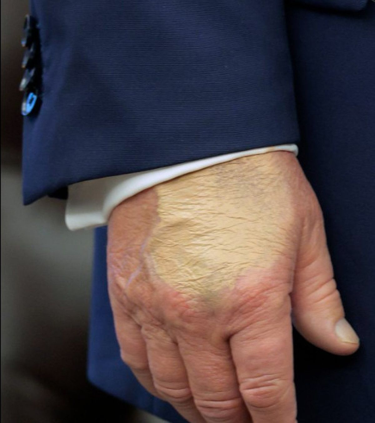 donald trump guney kore cumhurbaskani ile gorustu elindeki morluk dikkat cekti 1 BiNaS9CF